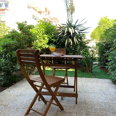 Avec Terrasse Au Centre De * Gruissan